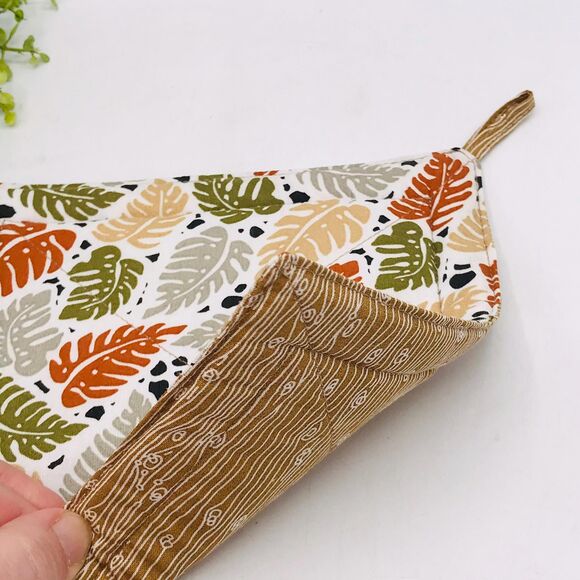 Set of 2 Square Potholders, Monstera Plant, 2 Piece Baking Gift Set 7x7 Inches - Picture 2 of 8